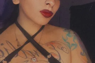 Sexy thick Latina Nikki is available for you papi 💋 - Image 4